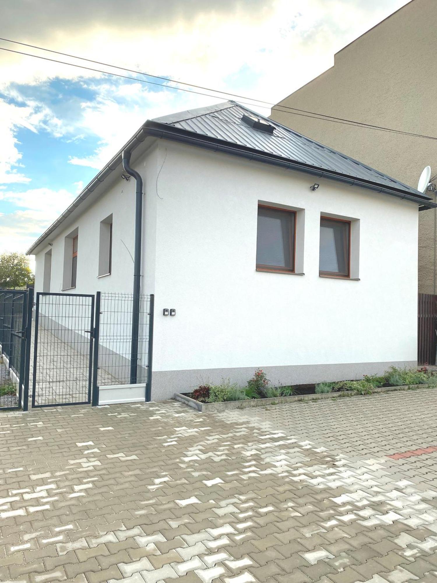 Ubytovanie Vo Dvore Badin Buitenkant foto